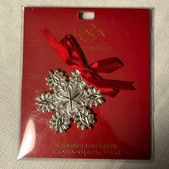 Lenox Silver Plated Snowflake Ornament - Picture 1 of 4